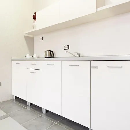 酒店 内维斯基加尔尼酒店 4*