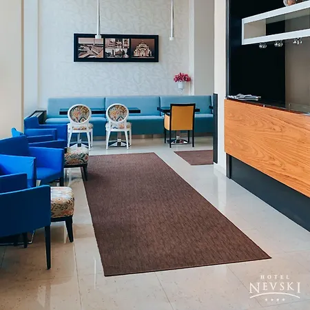 酒店 内维斯基加尔尼酒店 4*