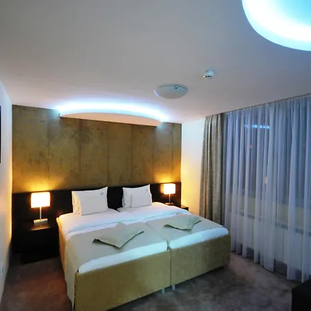 Garni Nevski 4*
