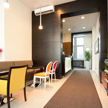 内维斯基加尔尼酒店 酒店