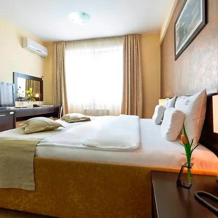 Hotel Garni Nevski 4*