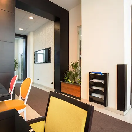 酒店 内维斯基加尔尼酒店 4*