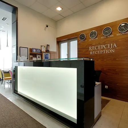 内维斯基加尔尼酒店 酒店 贝尔格莱德