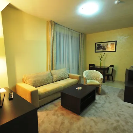 酒店 内维斯基加尔尼酒店 4*