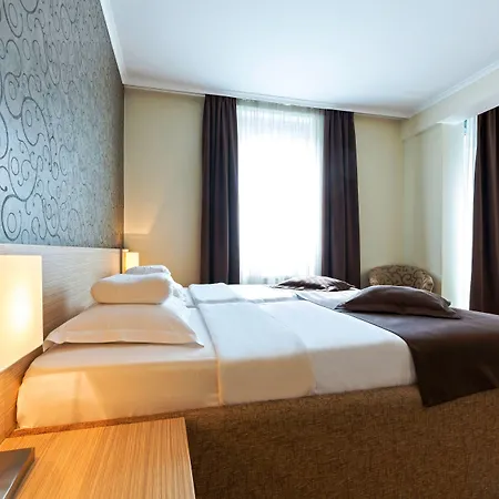 内维斯基加尔尼酒店 酒店 4*