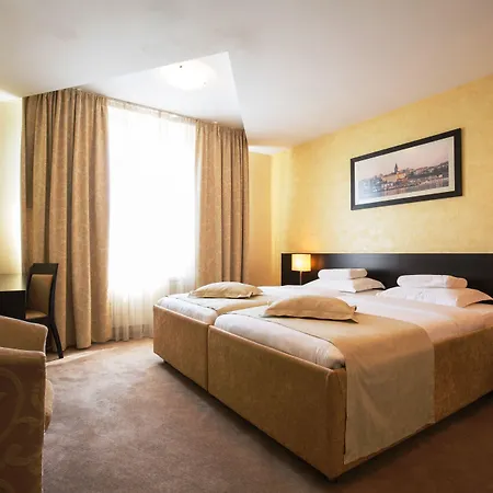 内维斯基加尔尼酒店