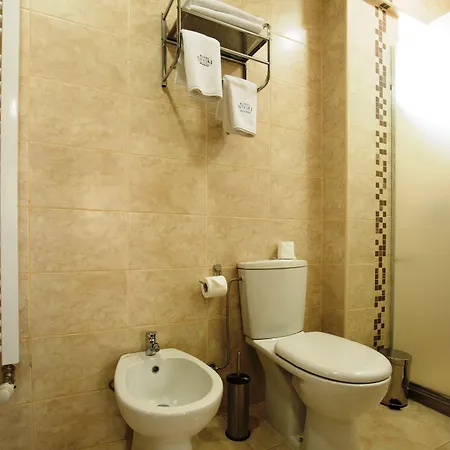 内维斯基加尔尼酒店