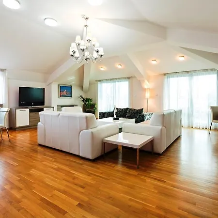 Hotel Garni Nevski 4*