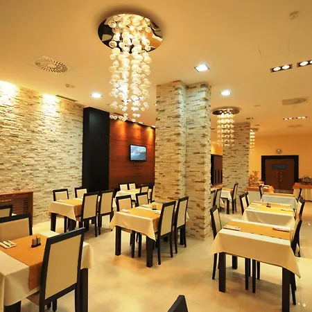 内维斯基加尔尼酒店 4* 贝尔格莱德