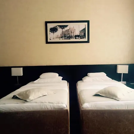 内维斯基加尔尼酒店 4*