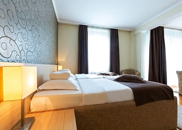 Garni Nevski Hotel 4*